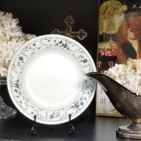 Noritake Black Lace Fine China 4 pc Setting Excellent Condition - Picture 4 of 8